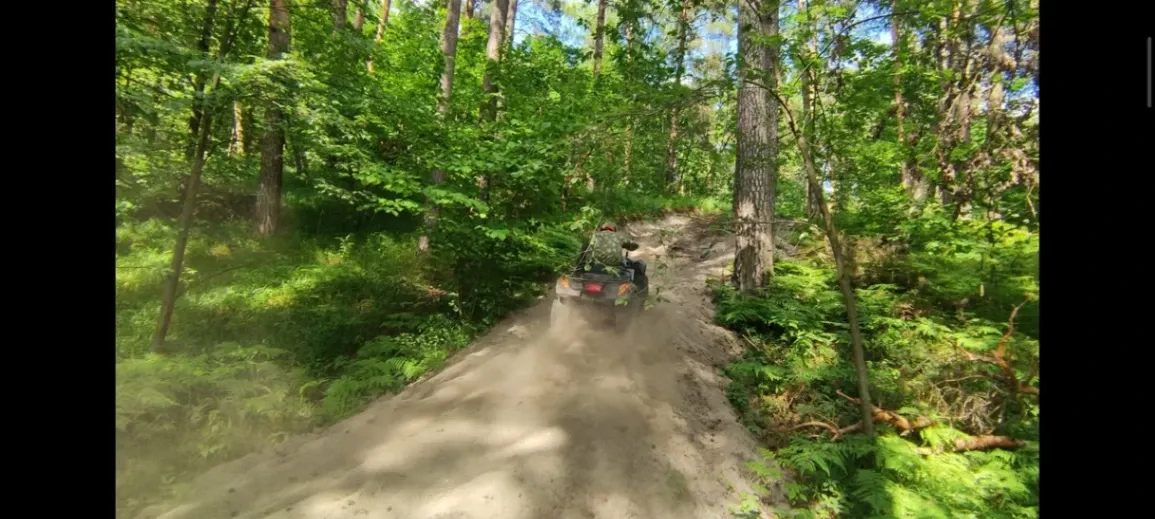 Safari palpitant en quad en pleine nature dans la région de Moscou avec moniteur « Sentier ensoleillé » individuel 30 minutes