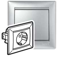 Legrand Valena Алюминий Розетка 1-ая с/з литая