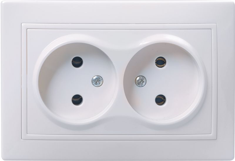 Розетка 2-местная РС12-2-КБ без заземляющего контакта без защитной шторки 10А керамика КВАРТА белый IEK