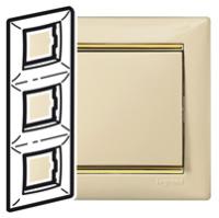 Legrand Valena Крем/Золото Рамка 3-ая вертикал.