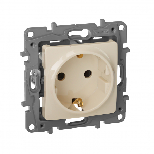 Legrand Etika Сл.кость Розетка с/з  винт. клем.