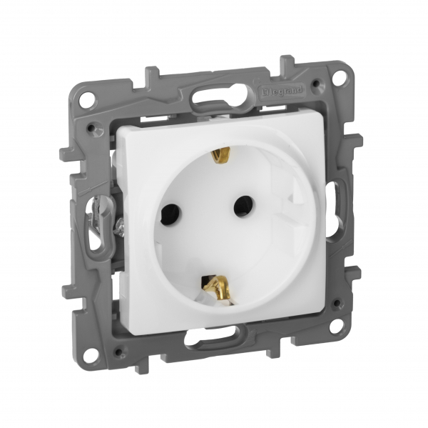 Legrand Etika Бел Розетка с/з со шторками  винт. клем.