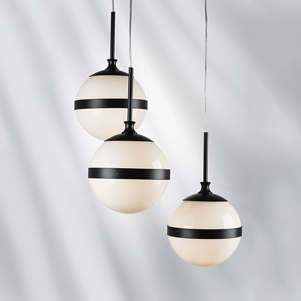 813137 Люстра GLOBO 3х40W E14 black/white