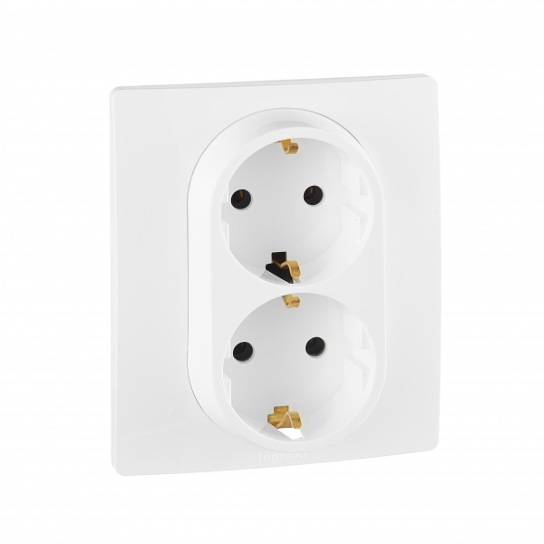 Legrand Etika Бел Двойная розетка с/з  винт. клем.