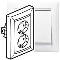 Legrand Valena Бел Розетка 2-ая с/з литая