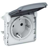 Legrand Plexo Белый Мех Розетка с/з с крышкой  винтовой зажим IP55