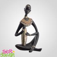 Интерьерная статуэтка Африканка с золотистой вазой из полистоуна