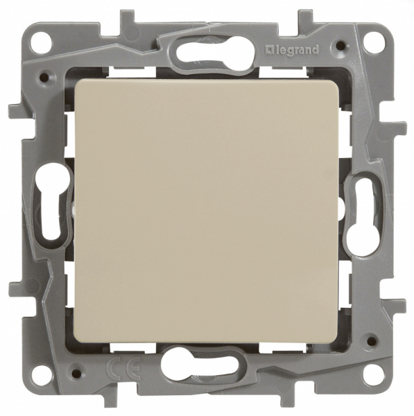 Legrand Etika Сл.кость Выключатель 1-клавишный 10А  винт. клем.