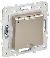 SKANDY Розетка 1-местная с заземлением с защитными шторками и крышкой 16А IP44 SK-R11Sh шампань IEK