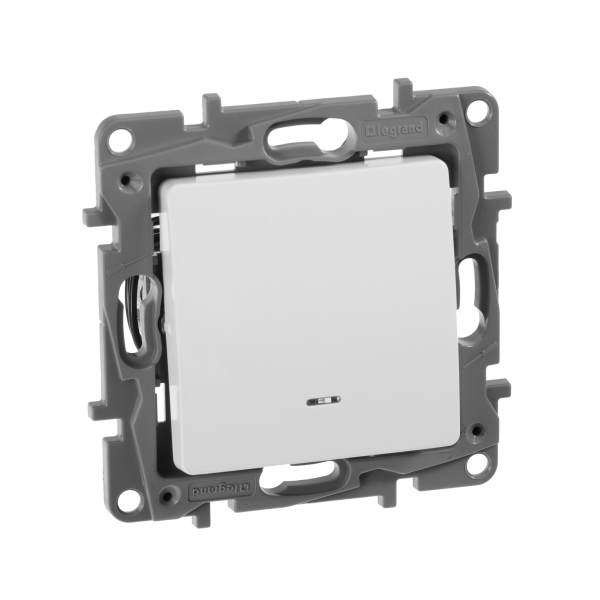 Legrand Etika Бел Переключатель с подсветкой  10А  авт. клем