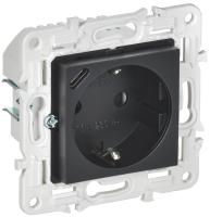 SKANDY Розетка с заземлением с защитными шторками 16А с USB C 18Вт SK-R17Bl черный IEK