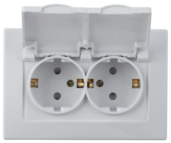 Розетка Intro Plano 1-210-01 с заземлением двойная 2х2P+E Schuko с крышкой шторками, 16А-250В, СУ, IP44, белый