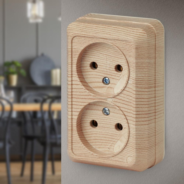 Розетка Intro Quadro 2-203-11 двойная без заземления 2х2P, 16А-250В, IP20, ОУ, сосна