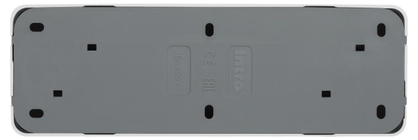 Розетка Intro Quadro 2-208-01 с заземлением четырехместная 4х2P+E, 16А-250В, IP20, ОУ, белый