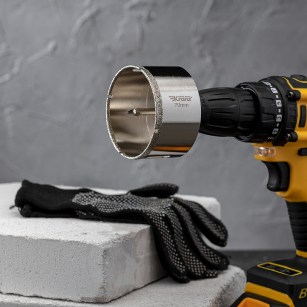 Коронка алмазная 70мм по керамограниту с центровочным сверлом KRANZ