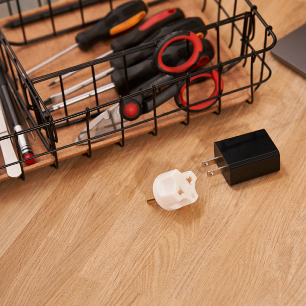 Адаптер сетевой (переходник) с Евро А/F на вилку С1 CEE 7/2 "Питер" 10А б/з белый PROconnect (пакет БОПП 1 шт/уп.)