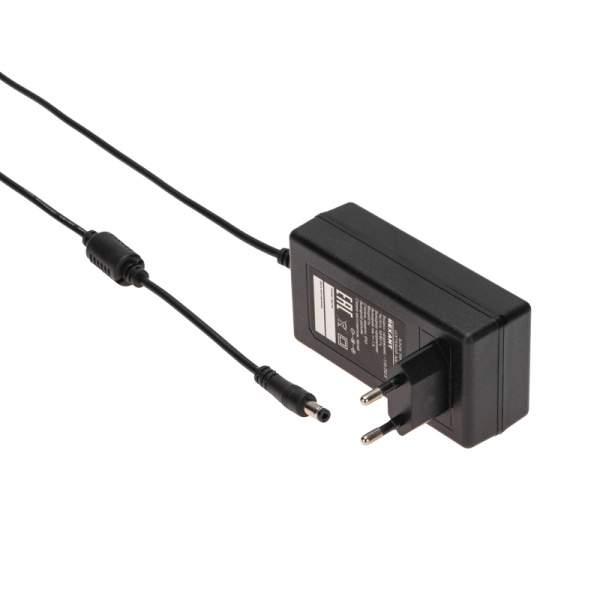 Блок питания (сетевой адаптер) AC 110-250В/DC 5В, 3А, 15Вт с DC разъемом подключения 5,5х2,1 (IP43)