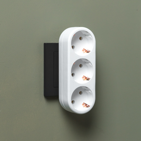 Тройник электрический линейный 16А с/з вертикальный, белый REXANT