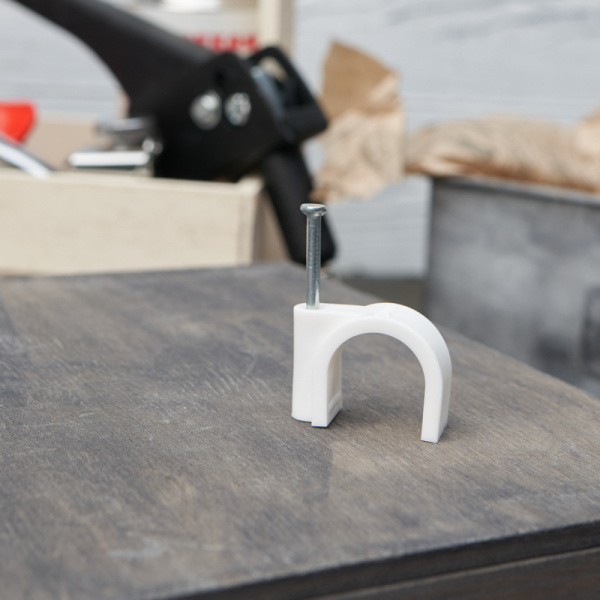 Крепеж кабеля круглый 20 мм, белый (упак. 50 шт)  REXANT