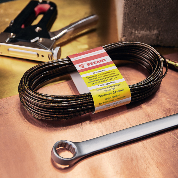 Трос стальной в ПВХ оплетке d=2,5мм, черный (моток 20м) REXANT