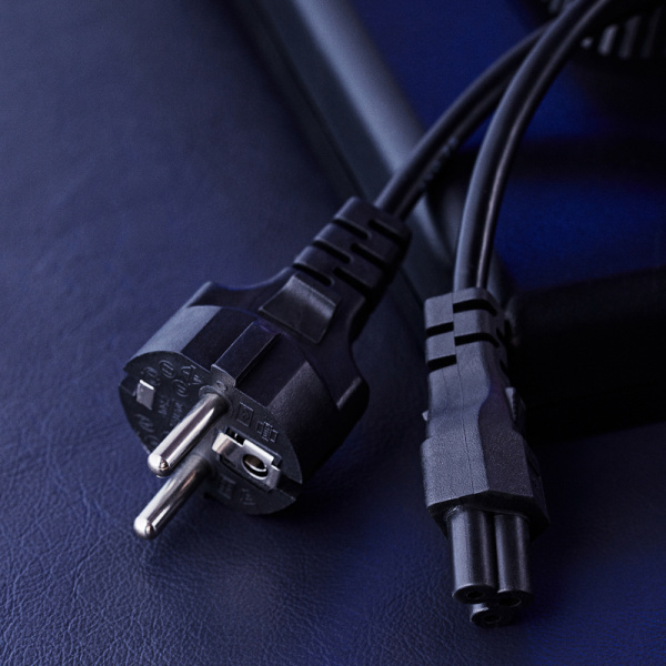 Шнур сетевой, вилка СЕЕ 7/7(Schuko) - разъем IEC 320 C5, кабель 3x0,75мм², 1,8м, для питания ноутбука (пакет ПВХ) REXANT