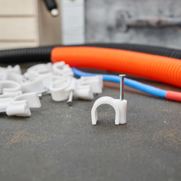 Крепеж кабеля круглый 14 мм, белый (упак. 50 шт)  REXANT