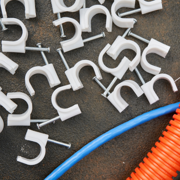 Крепеж кабеля круглый 14 мм, белый (упак. 50 шт)  REXANT