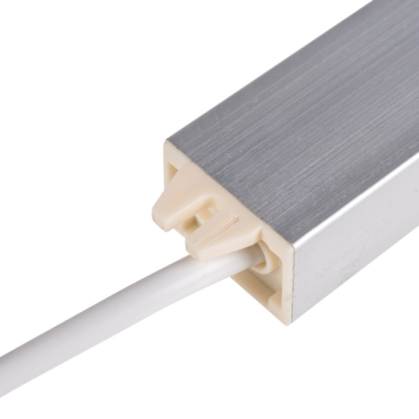 Источник питания 12В, 24Вт с проводами, влагозащищенный IP67