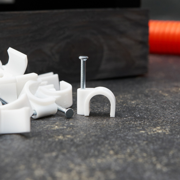 Крепеж кабеля круглый 10 мм, белый (упак. 50 шт)  REXANT