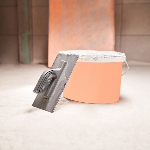 Гладилка нержавеющая 130х270 мм, зуб 4х4 мм, пластиковая ручка REXANT