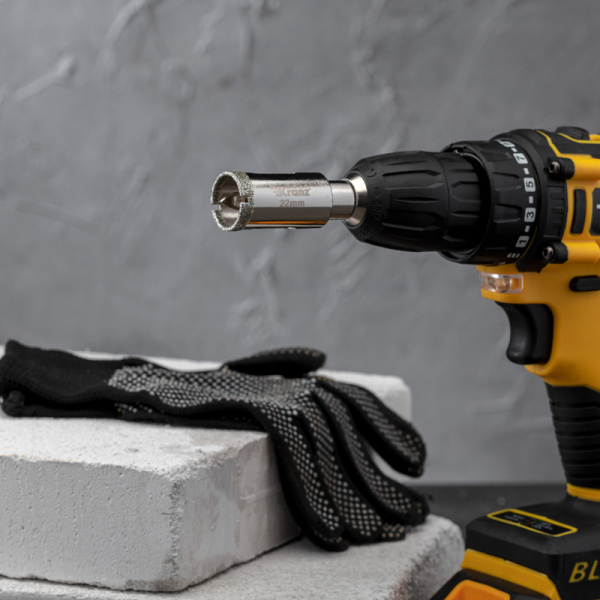 Коронка алмазная 22мм по керамограниту с центровочным сверлом KRANZ