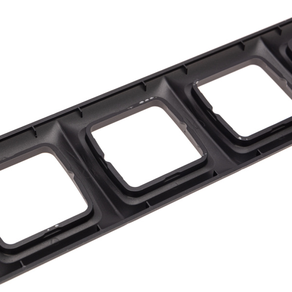 DEA Рамка 5-я горизонтальная Черный Металлик KRANZ 