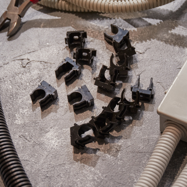 Крепеж-клипса для монтажного пистолета Ø 16 мм, черная (100 шт/уп) REXANT