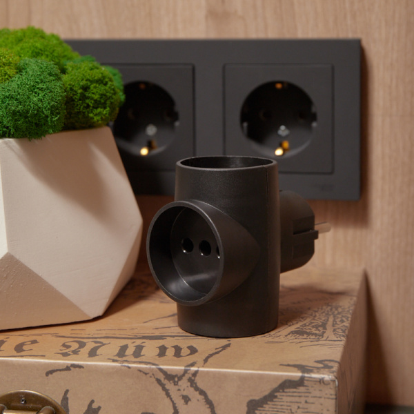 Тройник электрический 10А б/з, черный REXANT