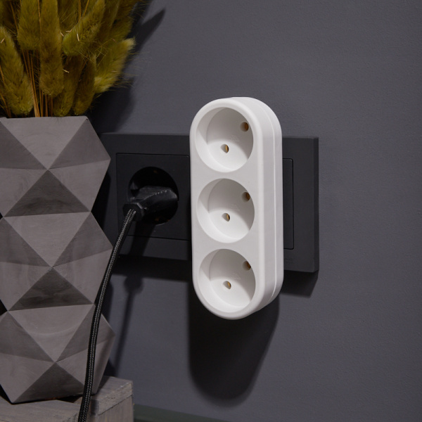 Тройник электрический линейный 10А б/з вертикальный, белый REXANT