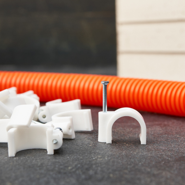 Крепеж кабеля круглый 16 мм, белый (упак. 50 шт)  REXANT