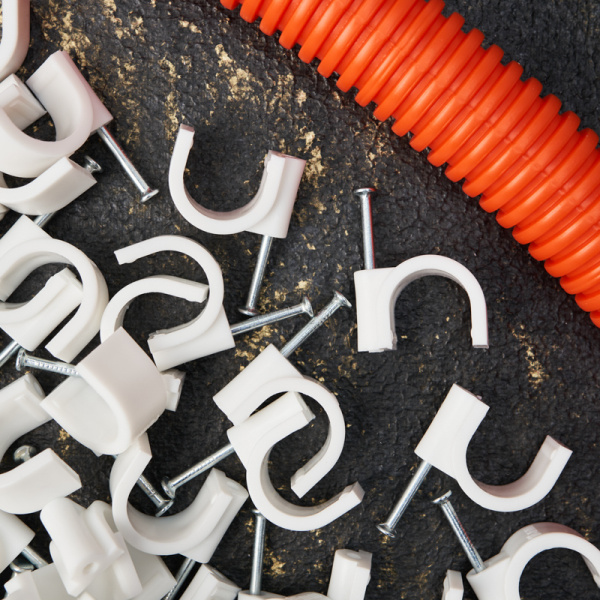 Крепеж кабеля круглый 16 мм, белый (упак. 50 шт)  REXANT