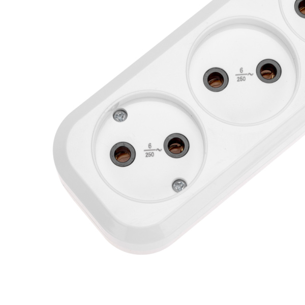 Удлинитель 3 гнезда, 1,5м, 2х0,75мм², б/з, белый PROconnect