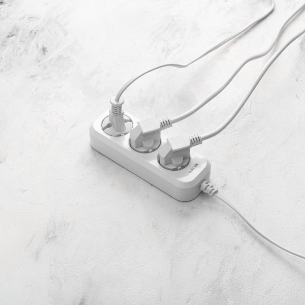 Удлинитель 3 гнезда, 3м, 2х0,75мм², б/з, белый PROconnect