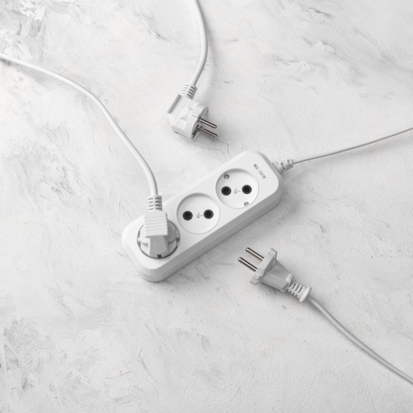 Удлинитель 3 гнезда, 5м, 2х0,75мм², б/з, белый PROconnect