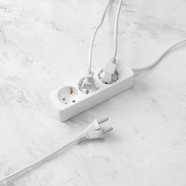 Удлинитель 3 гнезда, 5м, 3х0,75мм², с/з, белый PROconnect