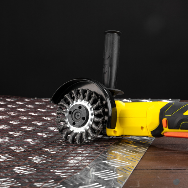 Щетка дисковая для УШМ, крученая стальная проволока, 100мм, отв. 22,23мм KRANZ