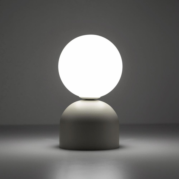 Настольный светильник со стеклянным плафоном 16038 Miki