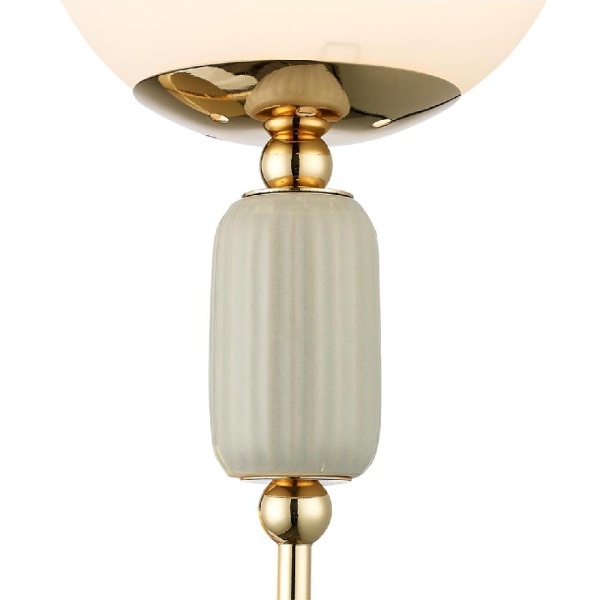 6580/1W CLASSI LN25 53 французское золото, серый/белый металл, керамика/стекло Настенный светильник E14 1*40W 220V VIVIEN