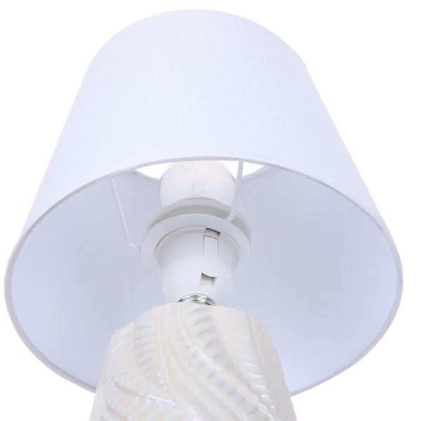 8212/1T CLASSI LN25 000 белый жемчужный/белый, керамика/текстиль Настольная лампа Е27 1*60W 220V SINNA