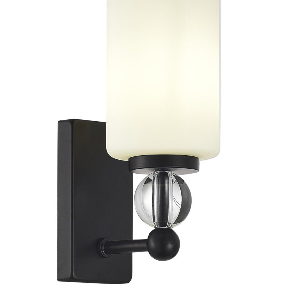 SL2003.401.01 Светильник настенный ST-Luce черный/белый E27 1*40W AURORA