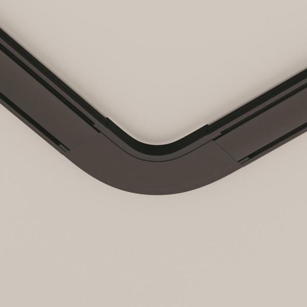 Конектор питания полукруглый Radity черный