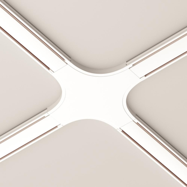 Коннектор питания X-образный Radity белый