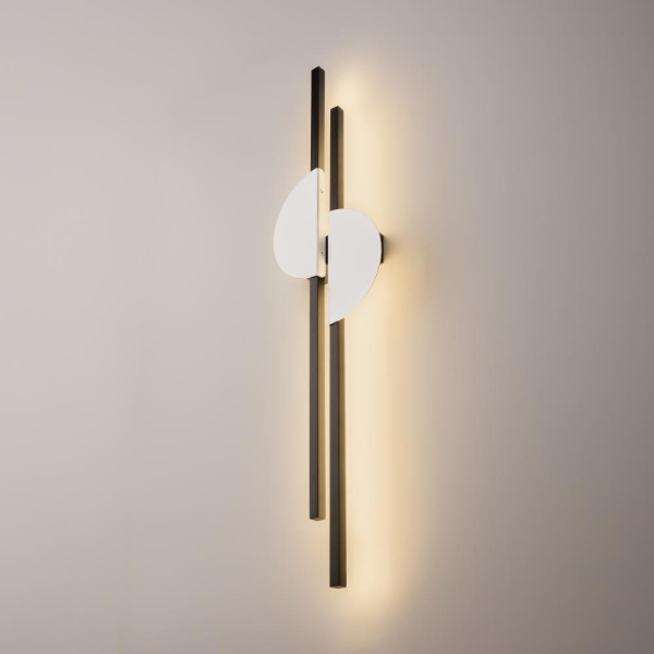 Настенный светильник (бра) Maytoni MOD179WL-L22W4K