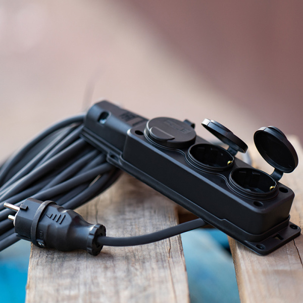 Удлинитель-шнур КГ 3х1,5, 20м, 3 гнезда, морозостойкий, с/з, 16А, 3500Вт, IP44 (Сделано в России) REXANT